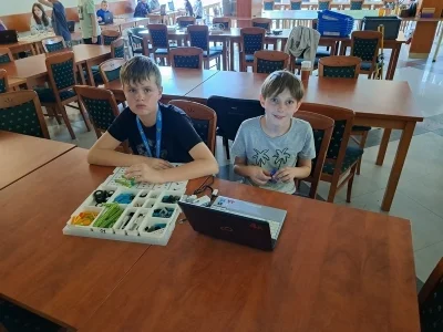 17 2zajecia z konstruowania i programowania robotow